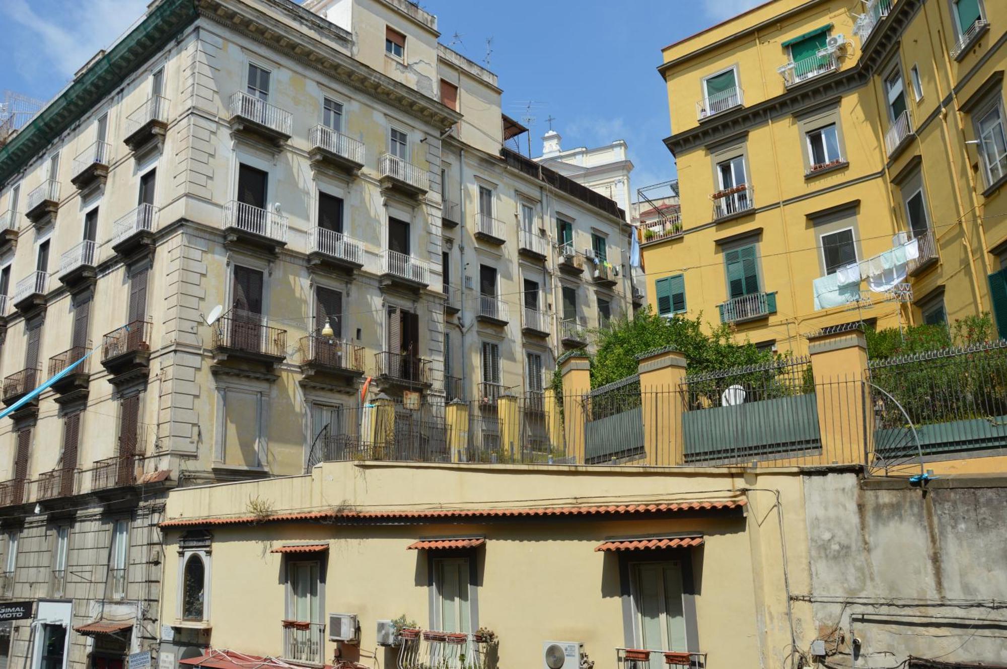 דירות נאפולי Casa Flora Al Corso מראה חיצוני תמונה